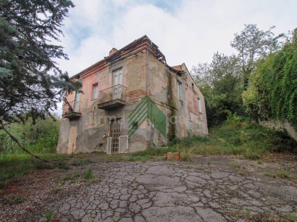Villa a Teramo in Via Andrea Bafile - Foto 2