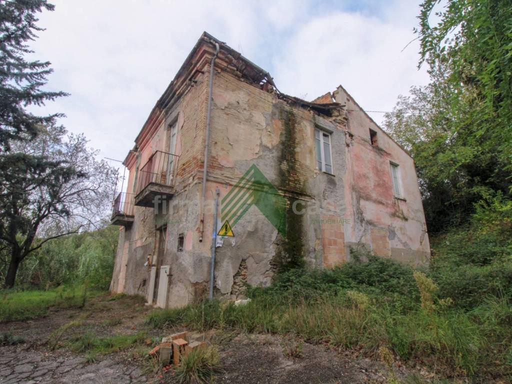 Villa a Teramo in Via Andrea Bafile - Foto 3