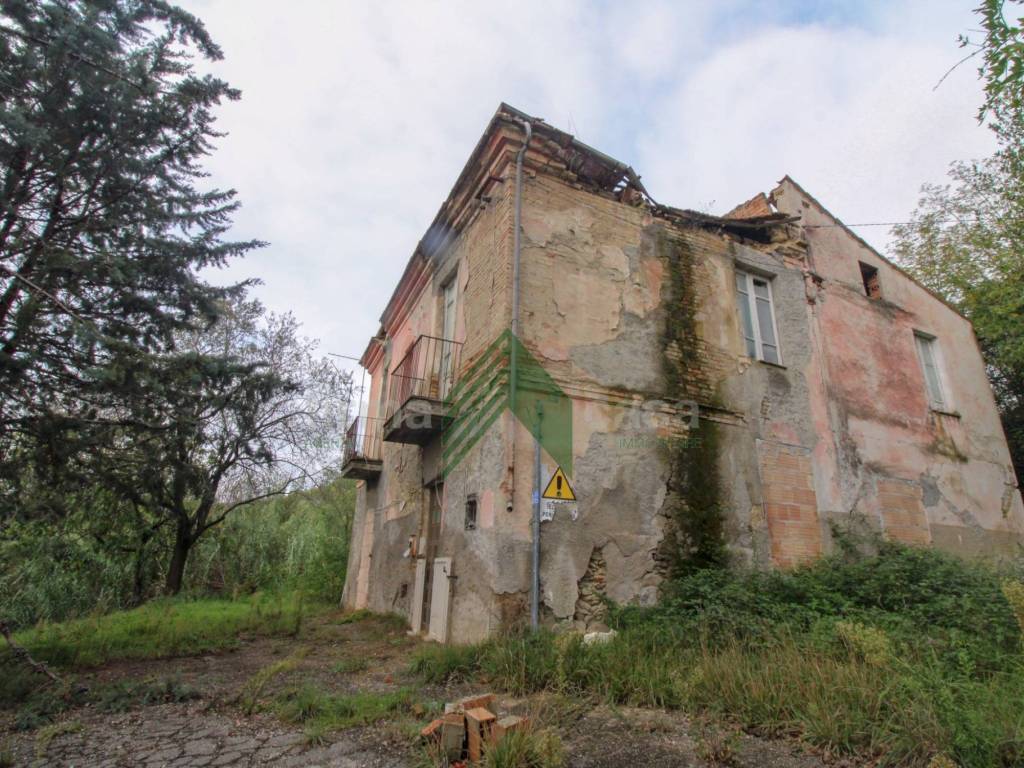 Villa a Teramo in Via Andrea Bafile - Foto 4