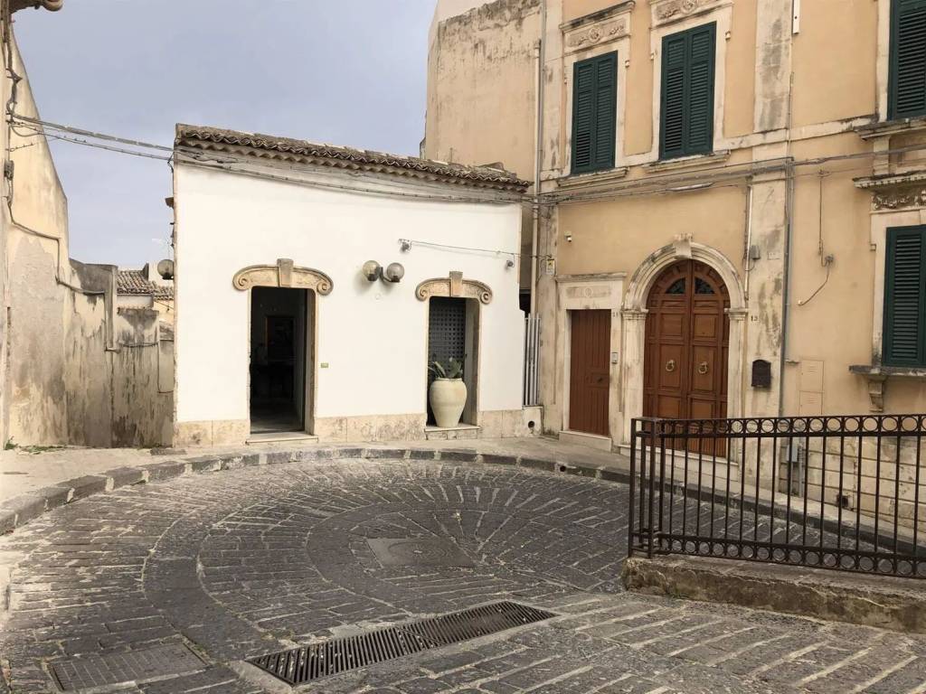 Appartamento a Noto in Via Mariannina Coffa, 29 - Foto 2