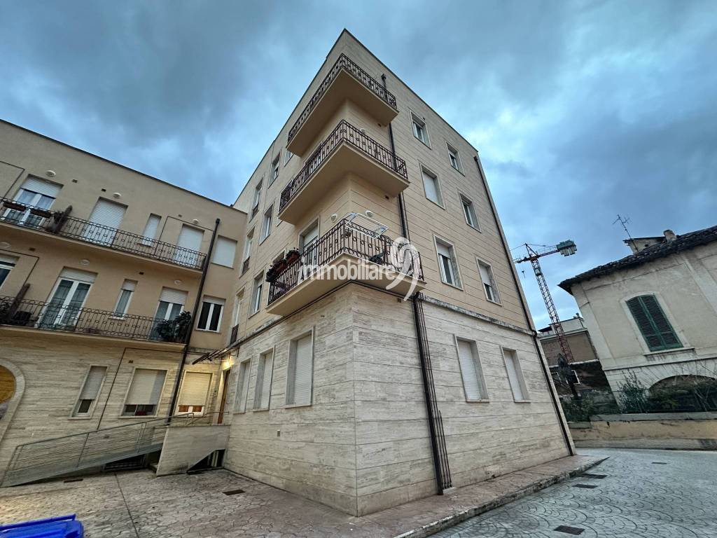 Appartamento a L'aquila in Viale Luigi Rendina - Foto 3