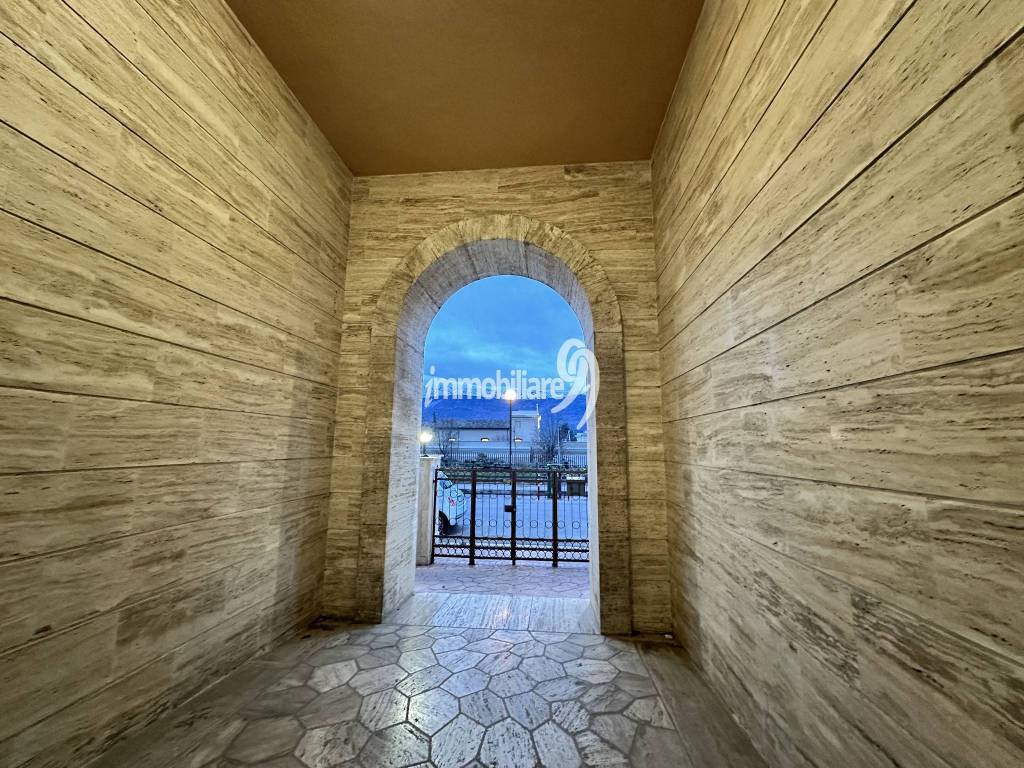 Appartamento a L'aquila in Viale Luigi Rendina - Foto 4