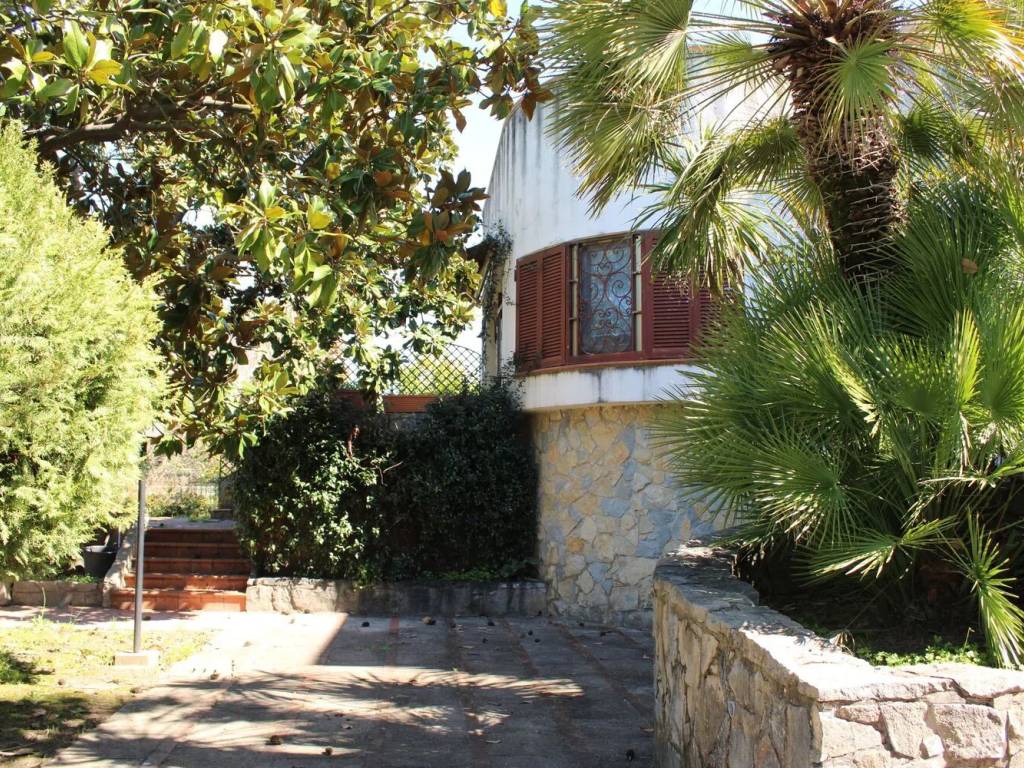 Villa a Salerno in Via Degli Uffici Finanziari S.N.C. - Foto 4