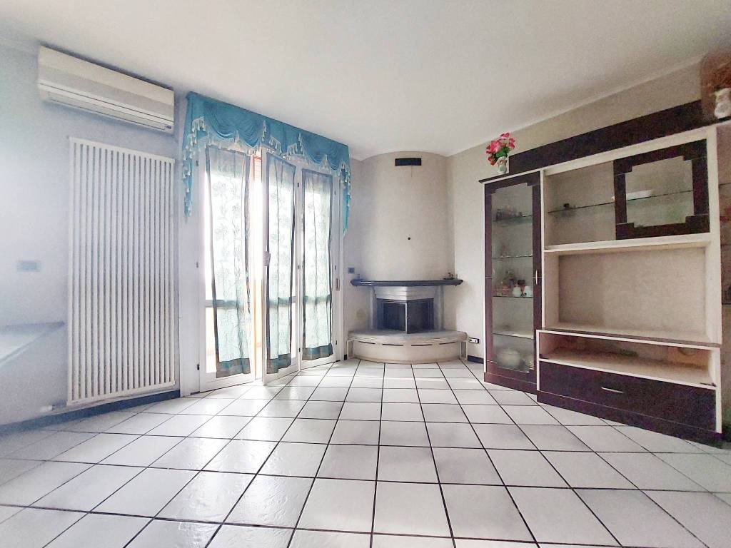 Appartamento a Gualtieri in Via Don Luigi Sturzo - Foto 2