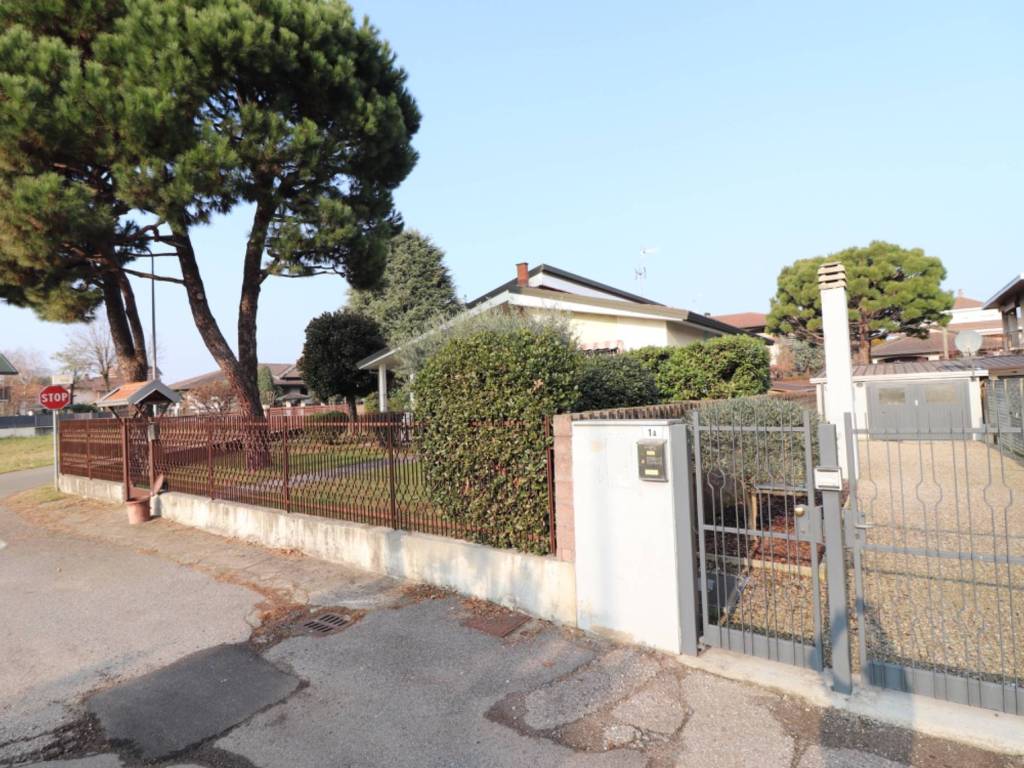 Box / garage a Fagnano olona in Via Monte Cervino, 3 - Foto 3