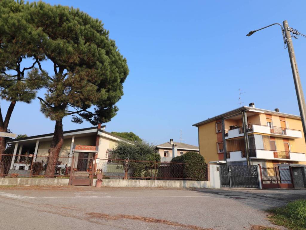 Box / garage a Fagnano olona in Via Monte Cervino, 3 - Foto 5