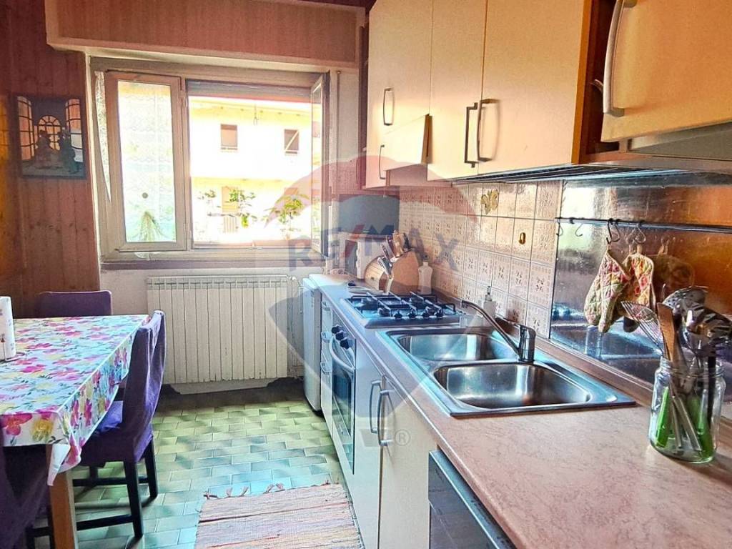 Appartamento a Luino in Via A. manzoni, 41 - Foto 4