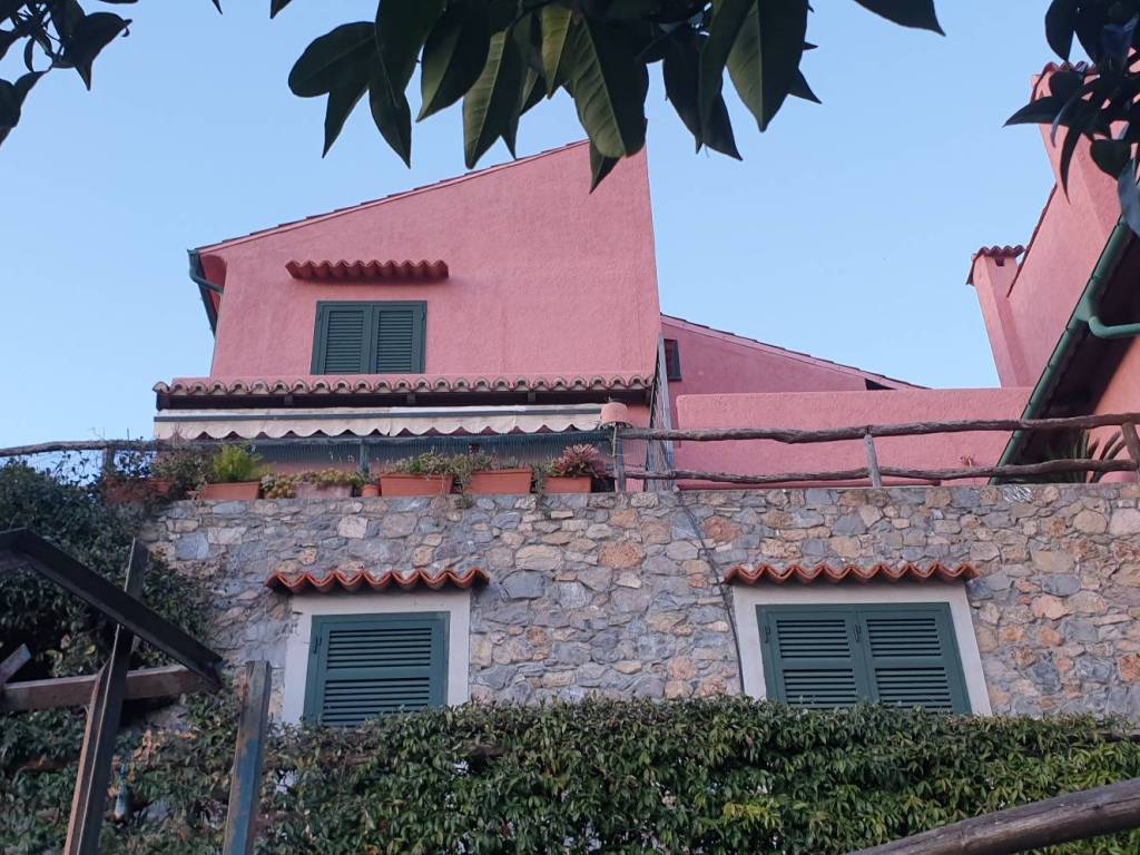 Villetta a schiera a Finale ligure in Via dei Navigatori, 111 - Foto 3