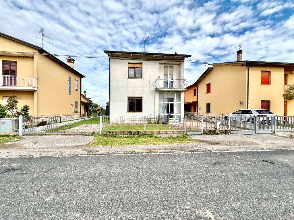 Villa a Alfonsine in Via Valeria, 52 - Foto 2