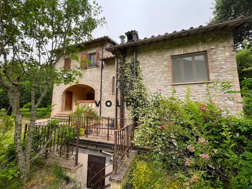 Casa indipendente a Spoleto in Località Pompagnano - Foto 2