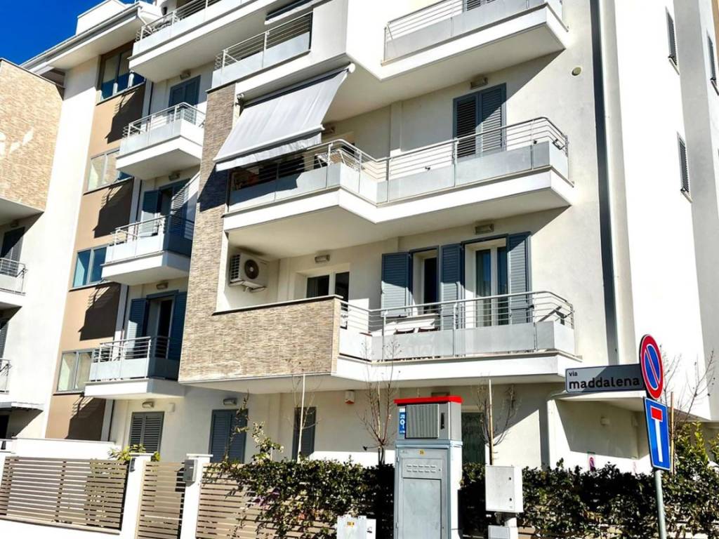 Appartamento a Alba adriatica in Via Maddalena, 2 - Foto 2