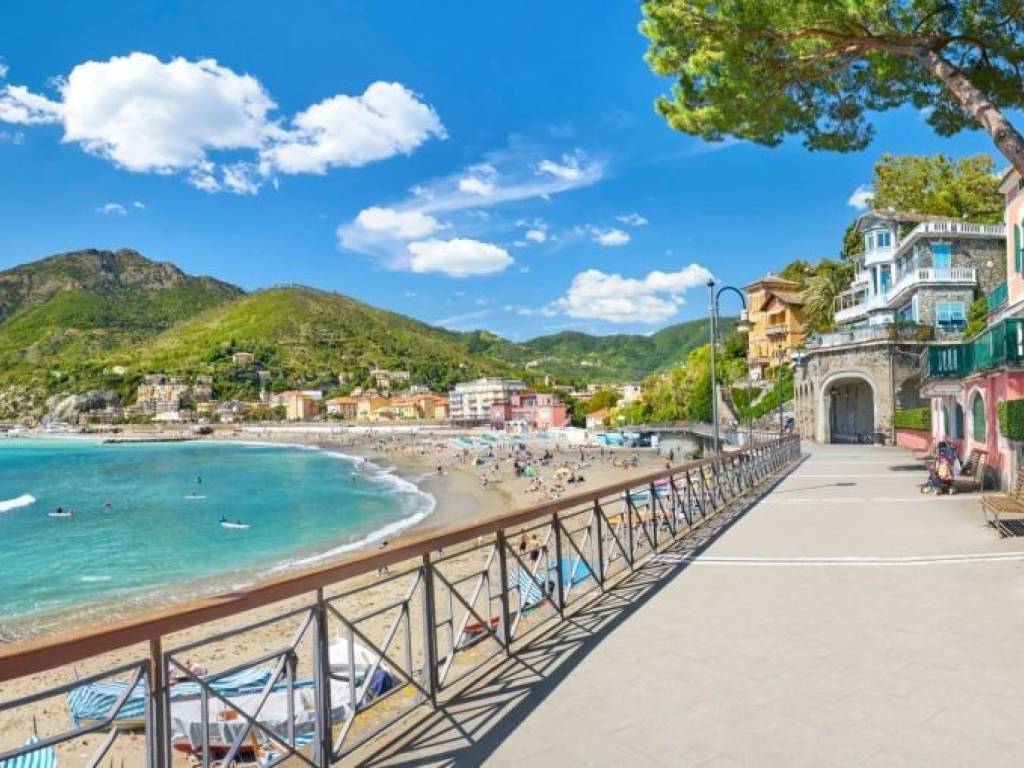 Villa a Levanto in Via Trento e Trieste - Foto 2