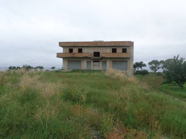 Palazzo / stabile a Marina di gioiosa ionica in Strada Statale 106 Jonica, 97 - Foto 2