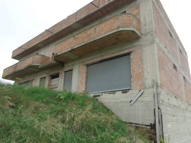Palazzo / stabile a Marina di gioiosa ionica in Strada Statale 106 Jonica, 97 - Foto 3