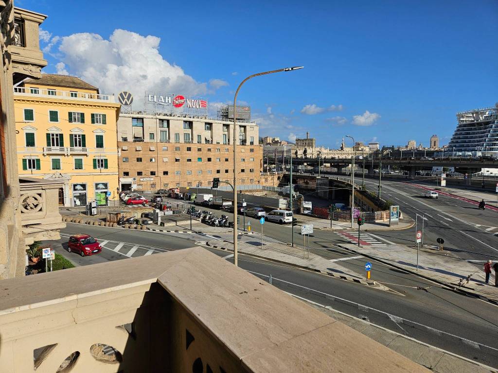 Appartamento a Genova in Via Bruno Buozzi - Foto 4