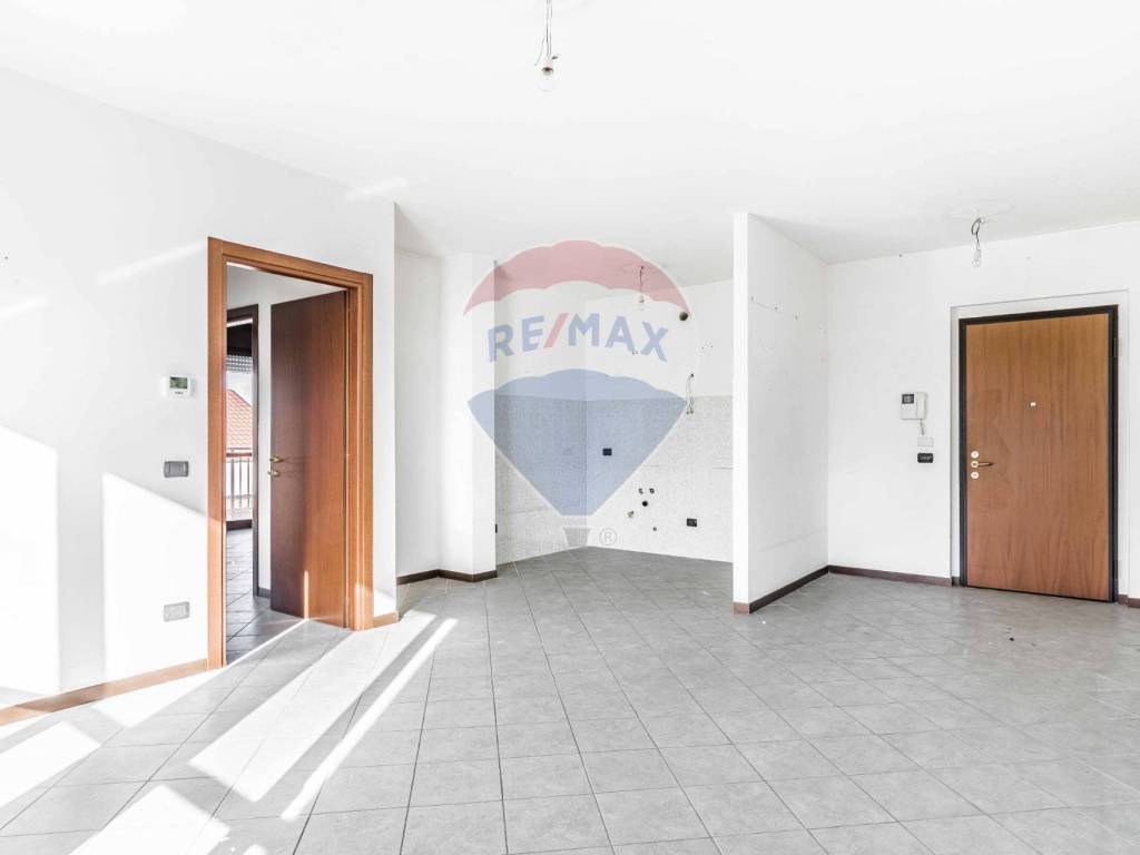 Appartamento a Cardano al campo in VIA CADORE, 26 - Foto 2