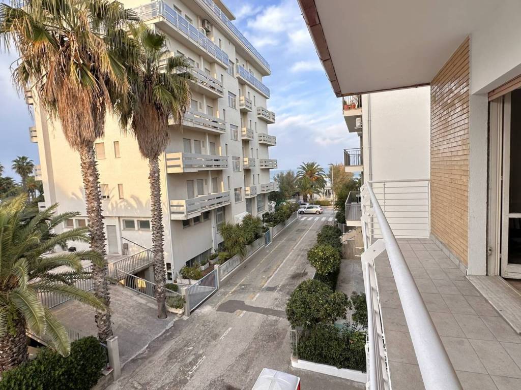 Appartamento a San benedetto del tronto in Via G. Spontini, 3 - Foto 2