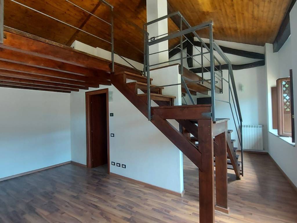 Appartamento a Vergiate in Via Giacomo Leopardi, 4 - Foto 4