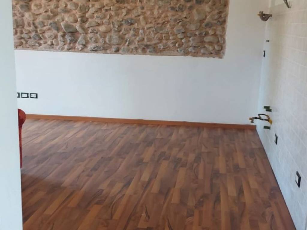 Appartamento a Vergiate in Via Giacomo Leopardi, 4 - Foto 3