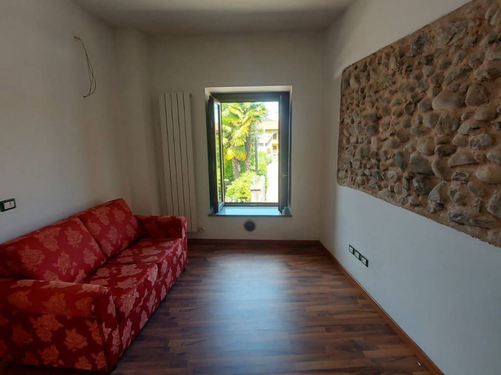 Appartamento a Vergiate in Via Giacomo Leopardi, 4 - Foto 5