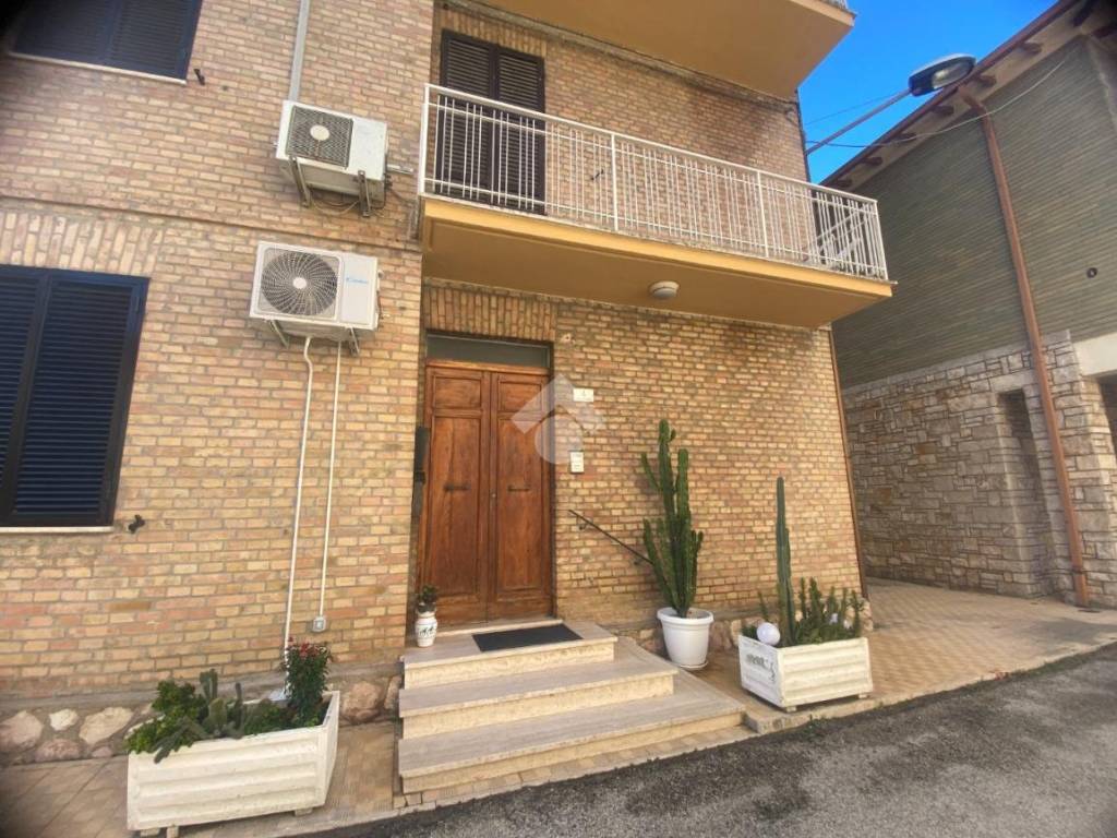 Casa indipendente a Bastia umbra in Via del Partigiano, 4 - Foto 2