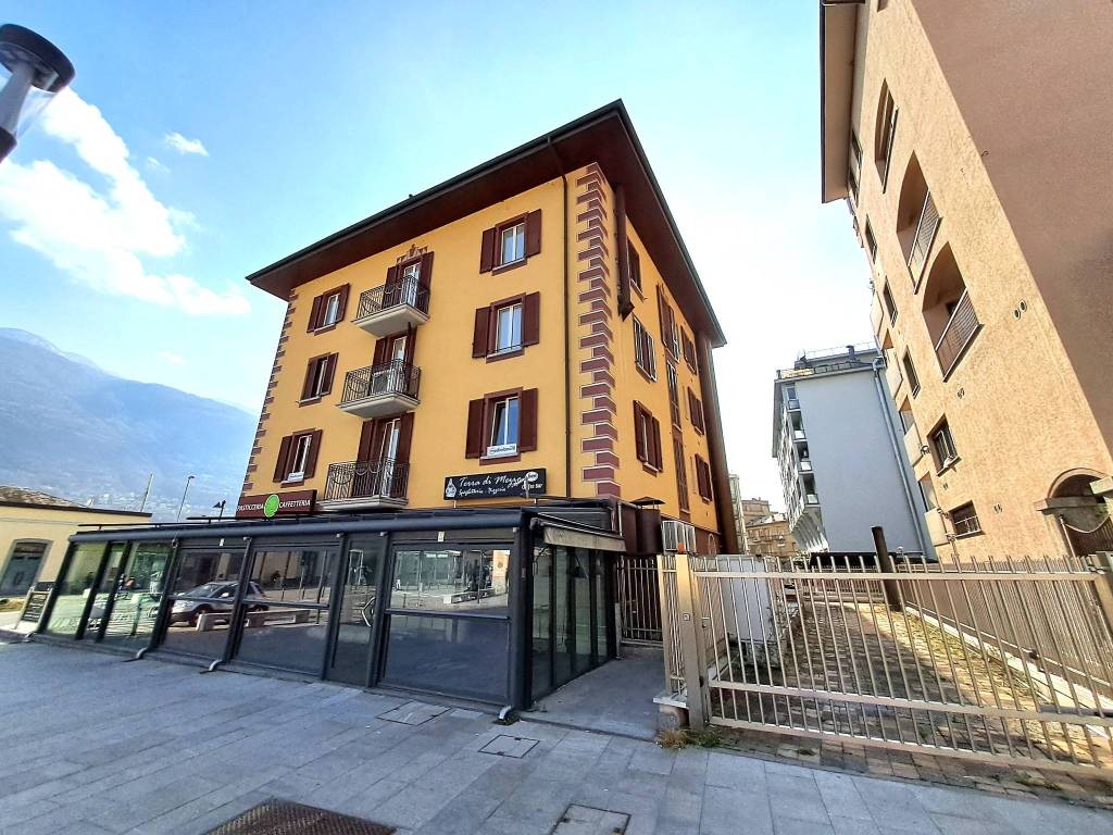 Immobile a Sondrio in Piazzale Giovanni Bertacchi - Foto 2