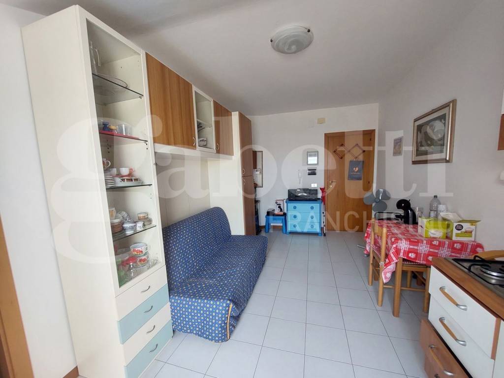 Appartamento a Alba adriatica in Via Dei Tigli, 53 - Foto 2