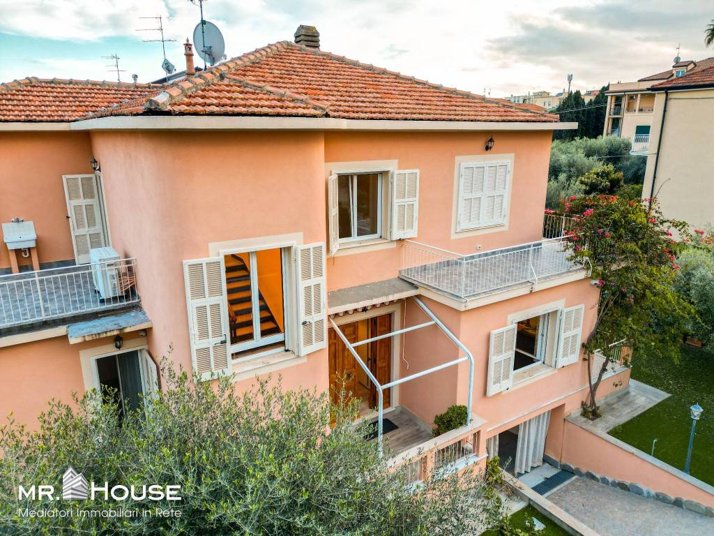 Villa a Loano in Via Palestro - Foto 2