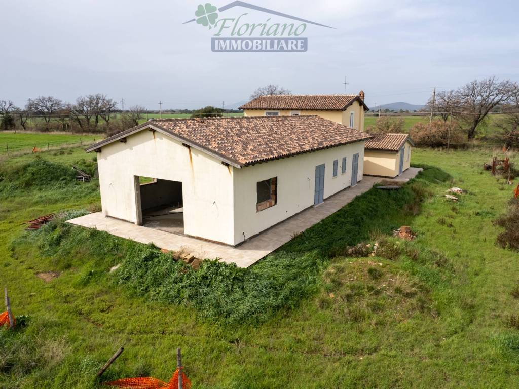 Villa a Capalbio in Strada Provinciale Pescia Fiorentina - Foto 4