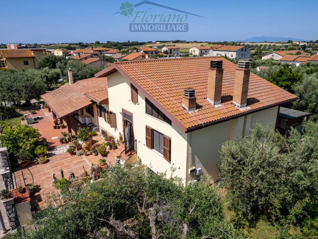 Villa a Montalto di castro in Via dei Glicini - Foto 2
