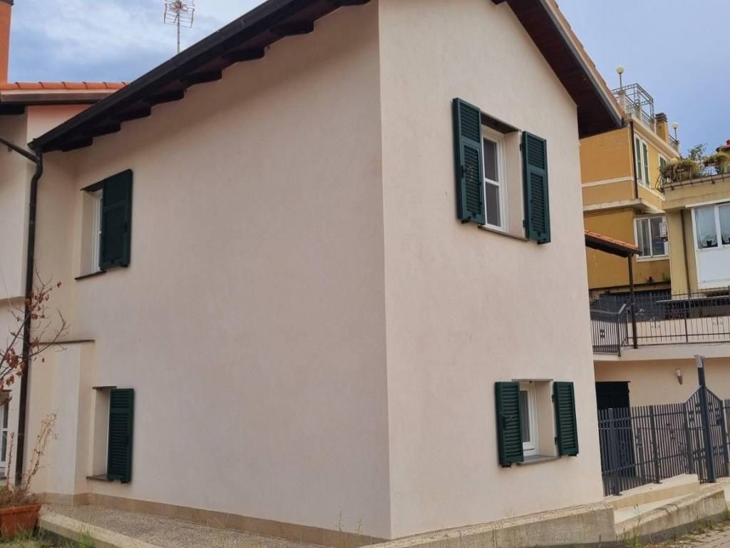 Casa indipendente a Spotorno in Via Giuseppe Mazzini - Foto 5