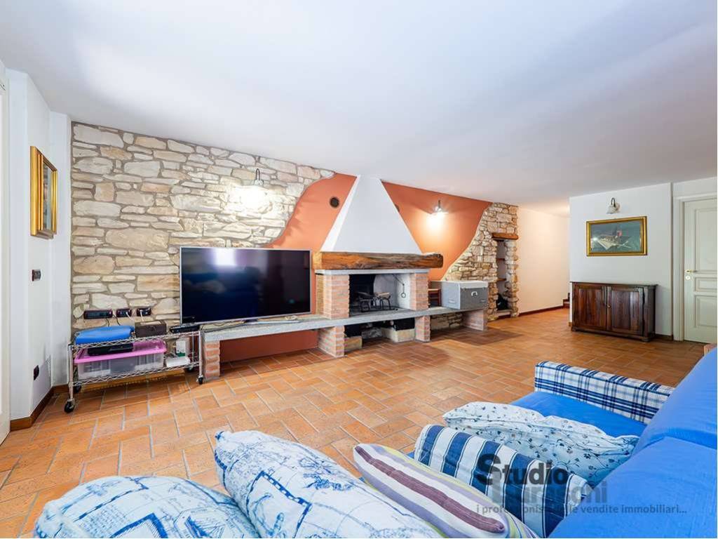 Villa a Oggiono in via I maggio - Foto 2