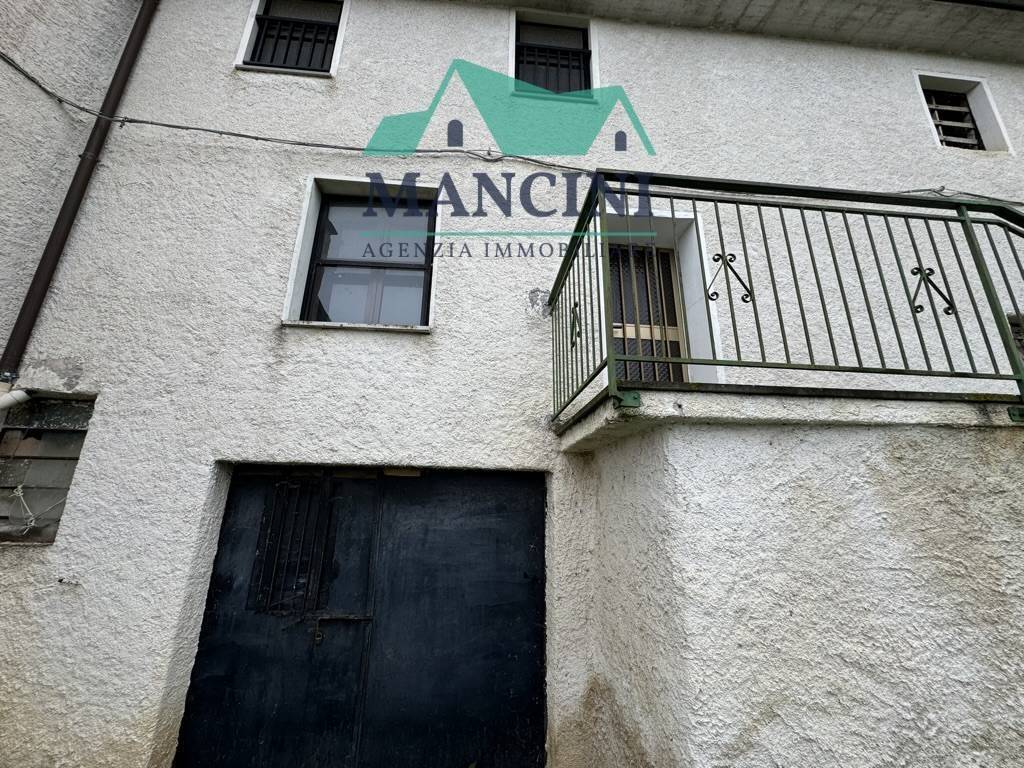 Casa indipendente a Fabriano in FRAZIONE SAN GIOVANNI PRECIECCHIE - Foto 3