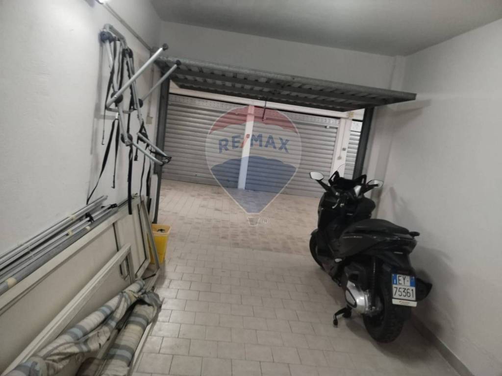 Box / garage a Benevento in VIA VITTORIO VENETO - Foto 5