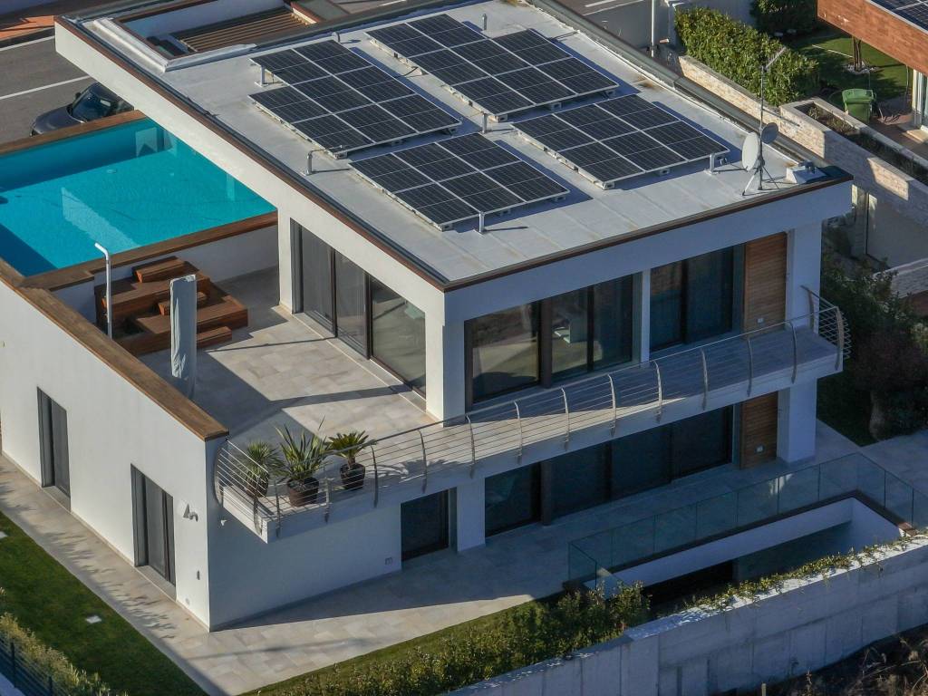 Villa a Peschiera del garda in via Oscar Righetti 13 - Foto 2