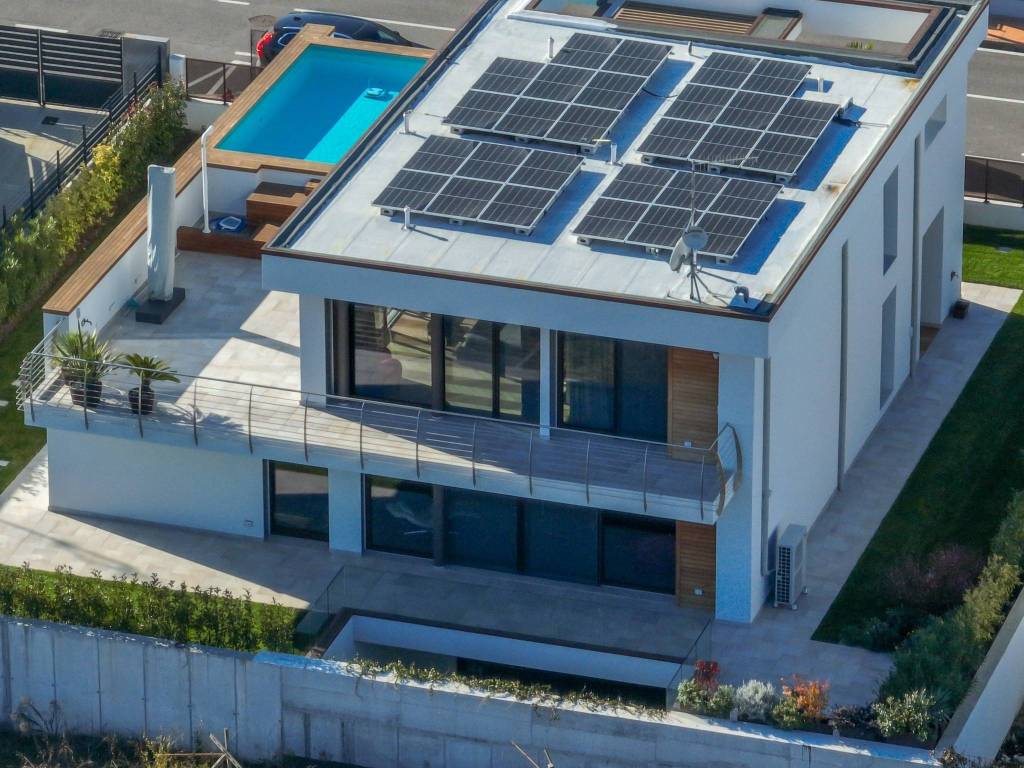 Villa a Peschiera del garda in via Oscar Righetti 13 - Foto 3