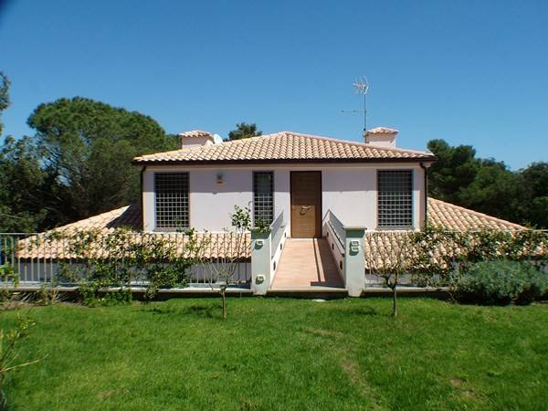Villa a Sabaudia in Strada Lungomare Pontino, 81 - Foto 3