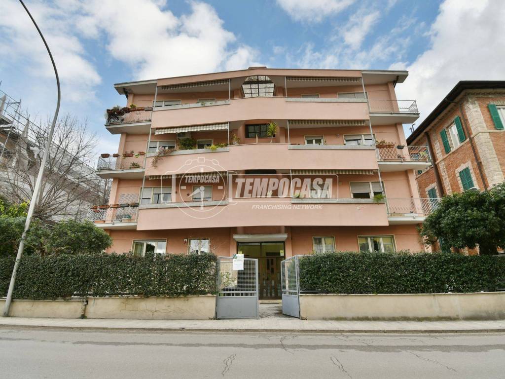 Appartamento a Ascoli piceno in Viale Marcello Federici 56 - Foto 2