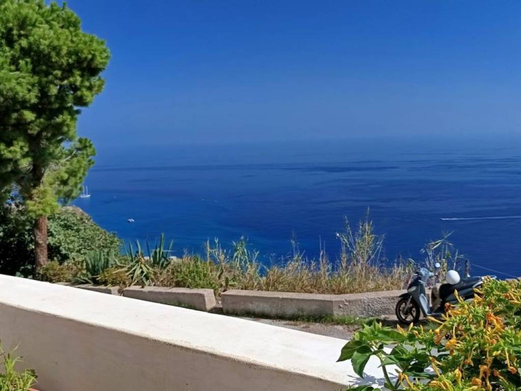 Appartamento a Lipari in Via Penninella - Foto 2