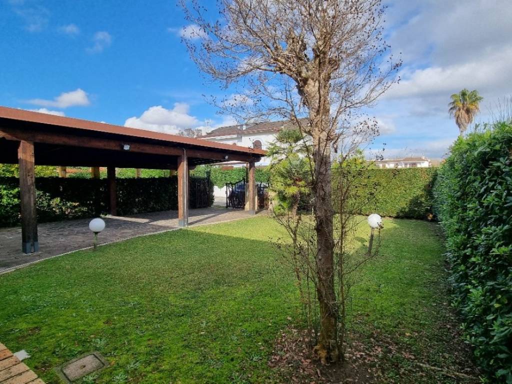 Villa a San felice circeo in Via Terracina, 72 - Foto 2