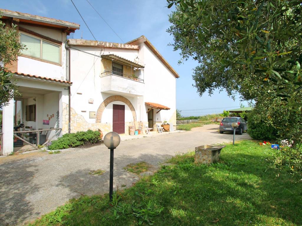 Appartamento a Montalto di castro in Strada Provinciale Pescia Romana - Foto 2