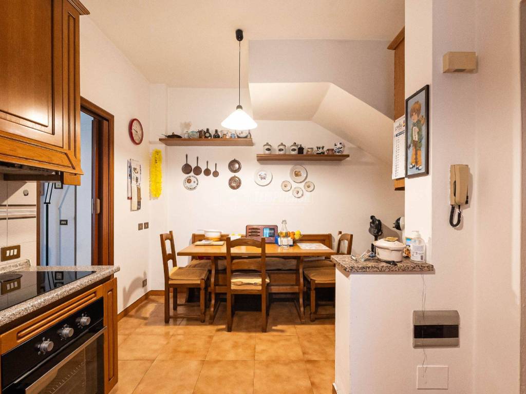Casa indipendente a Oggiono in Via Papa Giovanni XXIII, 34 - Foto 4