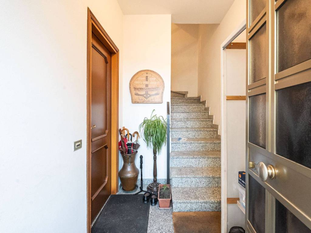 Casa indipendente a Oggiono in Via Papa Giovanni XXIII, 34 - Foto 5