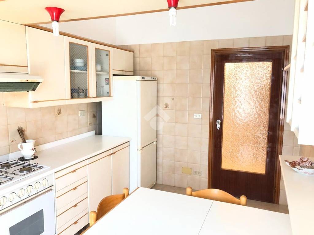 Appartamento a Ferrara in STANZA IN TRILOCALE Via Comacchio - Foto 3