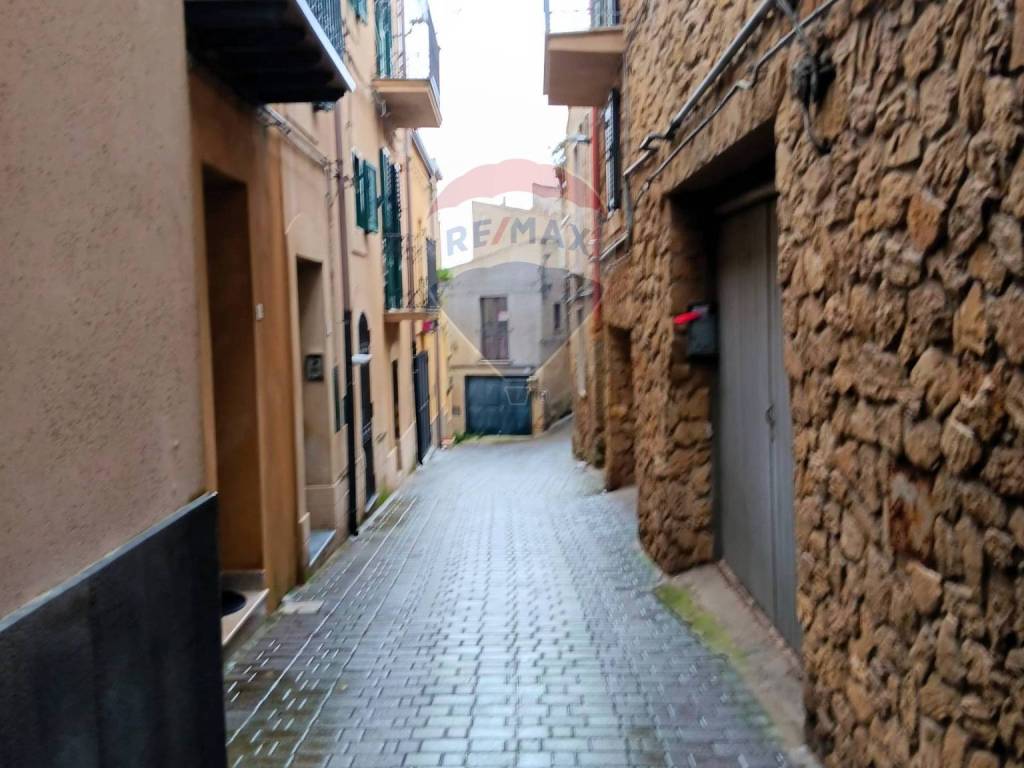 Appartamento a Enna in Via Fratelli Vigna, 93 - Foto 2