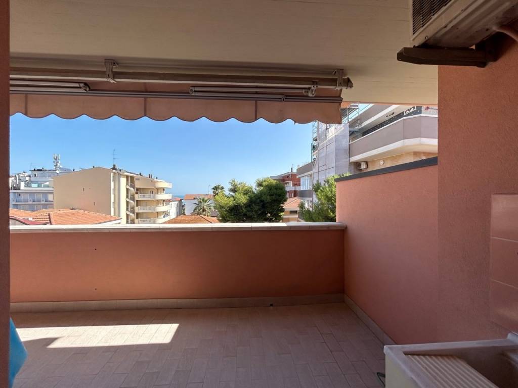 Appartamento a Tortoreto in Via Giuseppe Giusti - Foto 2