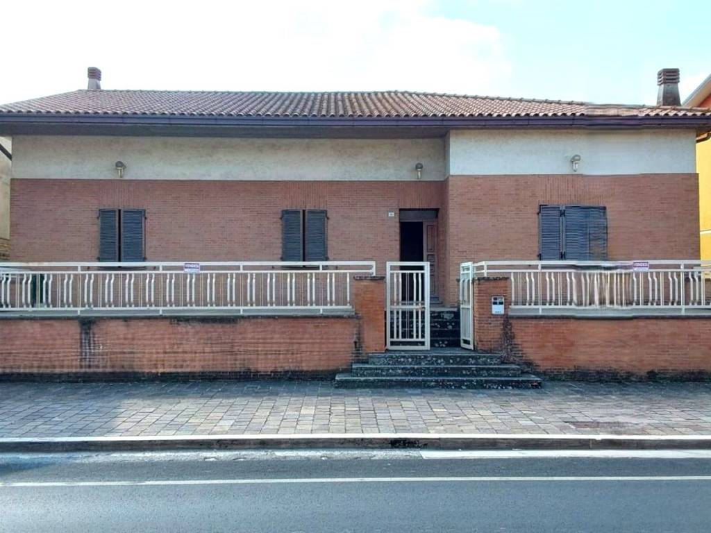 Casa indipendente a Montecassiano in Via Nazionale, 46 - Foto 2