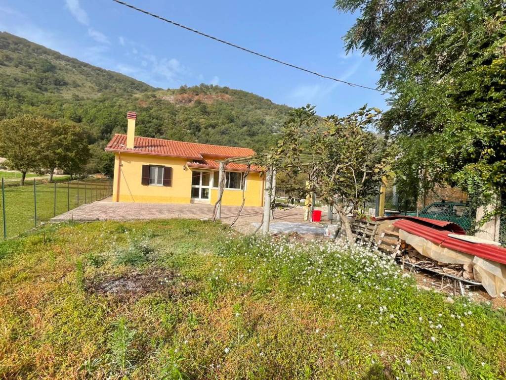 Villa a Campodimele in Strada Regionale Valle del Liri - Foto 2