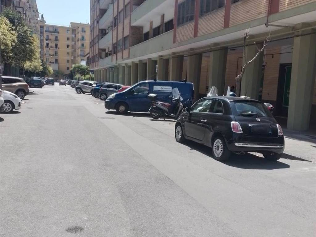 Box / garage a Salerno in Via Michele Guglielmi , 166 - Foto 2