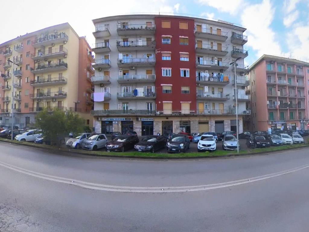 Appartamento a Salerno in Via Parmenide - Foto 4